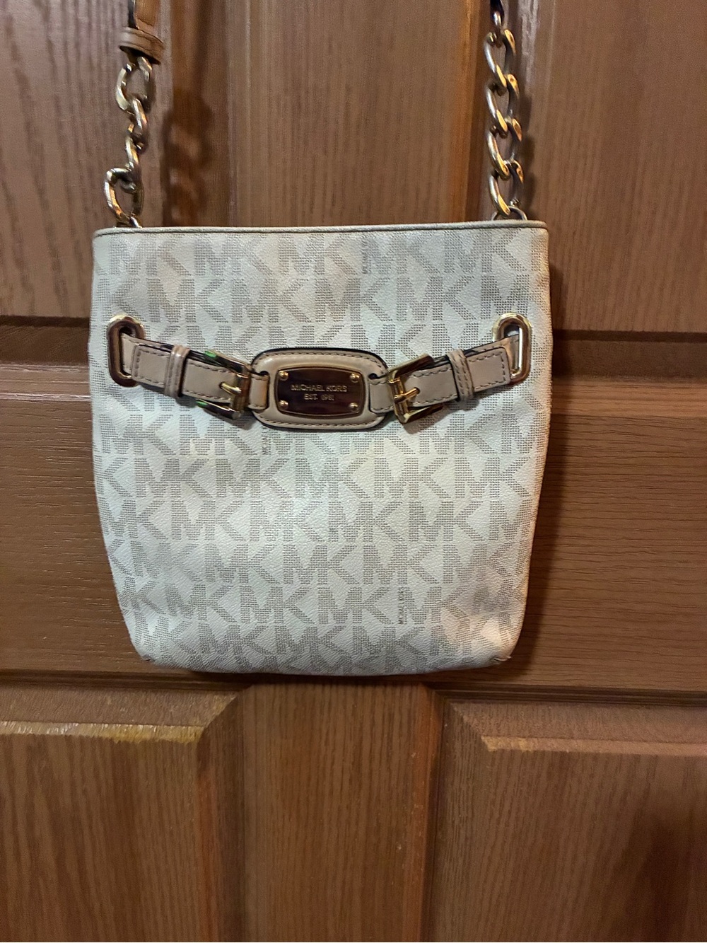 Michael Kors Jet Set Vanilla Signature MK Chain Crossbody Bag w/gold Hardware